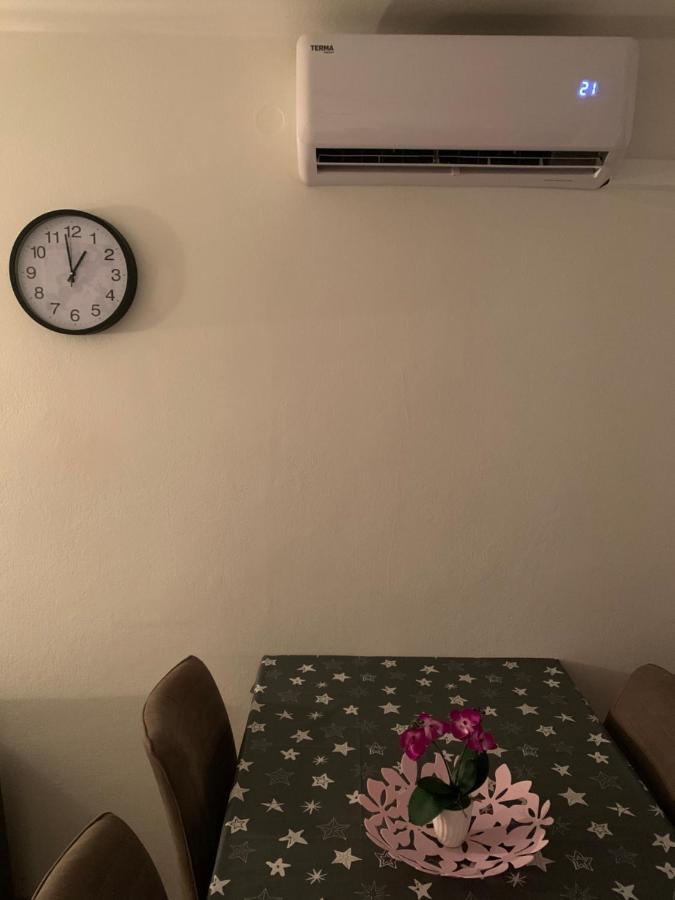 Apartment Florian リエカ エクステリア 写真