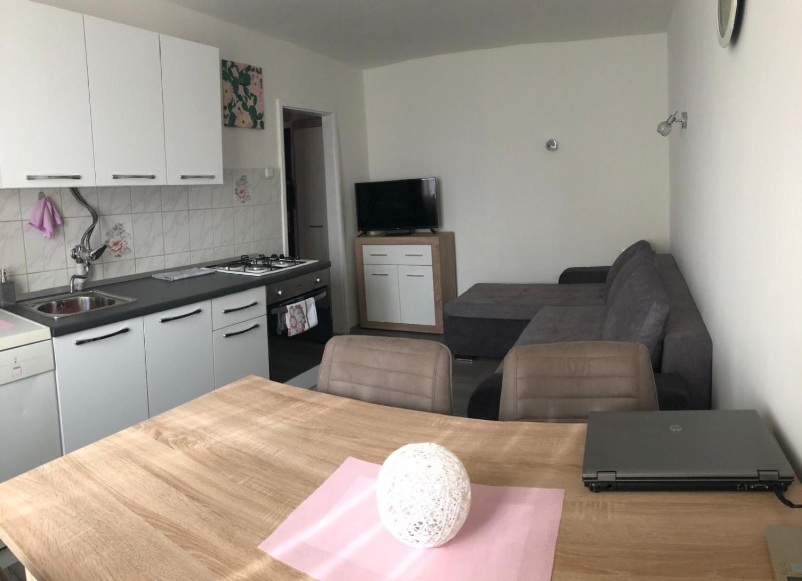 Apartment Florian リエカ エクステリア 写真