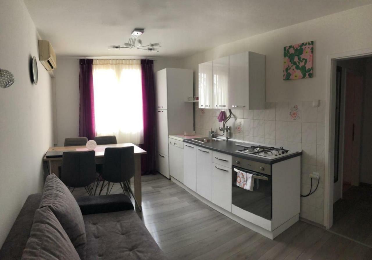 Apartment Florian リエカ エクステリア 写真